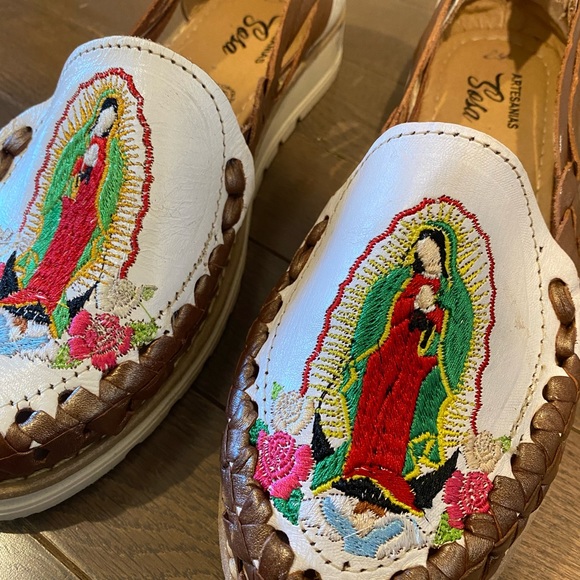 Handmade Leather Virgin Mary Sandals, Guadalupe Leather Shoes Made in Mexico - Picture 3 of 6